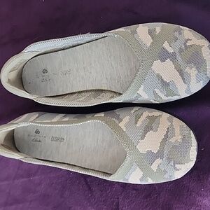 CLOUDSTEPPERS by Clarks Washable Knit Slip Ons Carly Wish Green Camo Size 8M